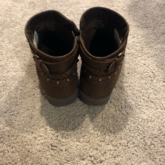 Girl’s Booties - Picture 3 of 5